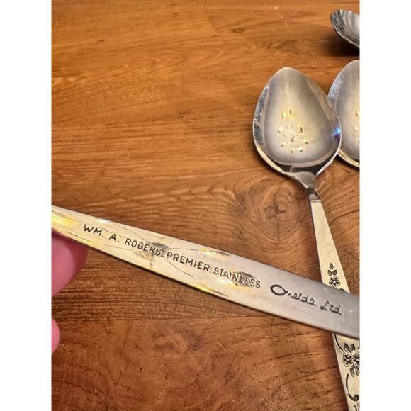 Vintage WM. A. Rogers Premier Spanada 14-Piece Flatware Set - Picture 5 of 8